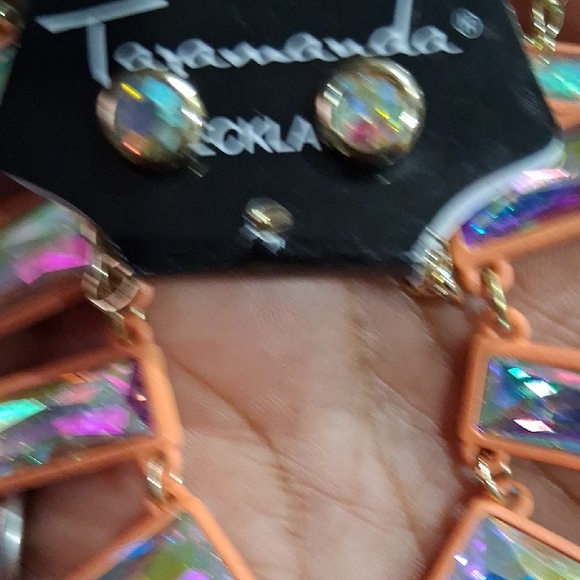 Taramanda Gold and Multicolor Statement Necklace - Picture 14 of 16